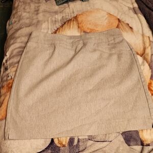 Croft & Barrow Light Gray Skort Size 6